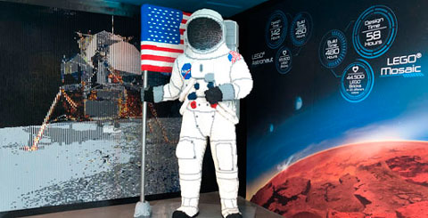 Astronauta aterriza en Legoland Florida Resort