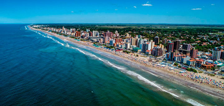 Entre el verde del bosque y el azul del mar