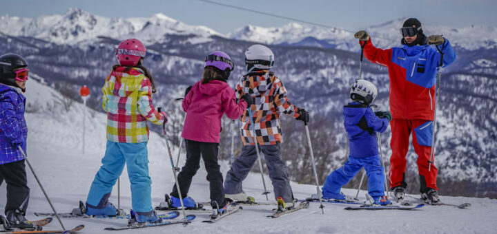 Disfrutar de la nieve con chicos, en Chapelco