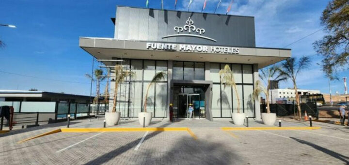 Inauguraron un hotel en la terminal de buses de Mendoza