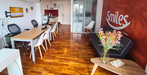 Smiles inaugura su primera oficina de atención al cliente