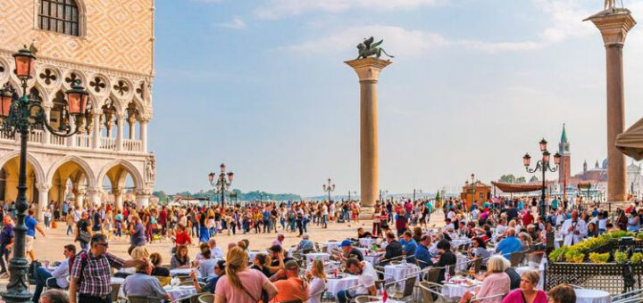 En Venecia se prohíben los grupos mayores a 25 personas