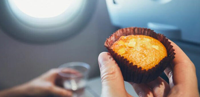 Ponen la lupa al desperdicio de alimentos en los aviones