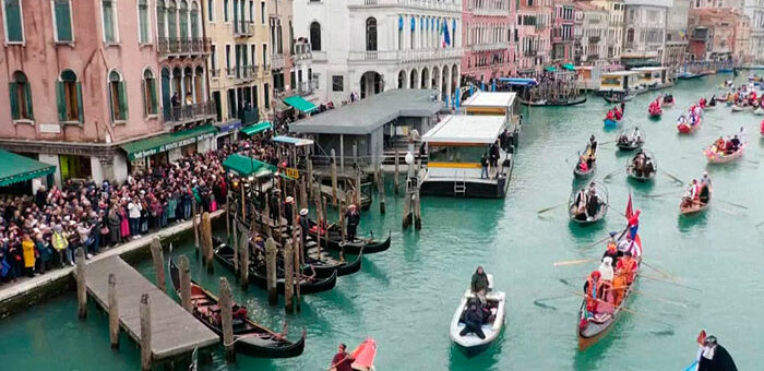 Venecia prohíbe el ingreso a grupos de más de 25 personas