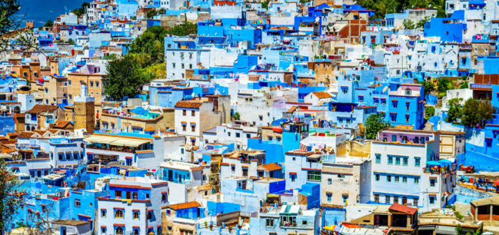 La ciudad azul: mercados artesanales y gastronomía local en el medio de la montaña