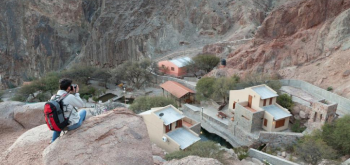 Termas, montaña y escapadas: tres destinos del norte ideales para viajar en invierno
