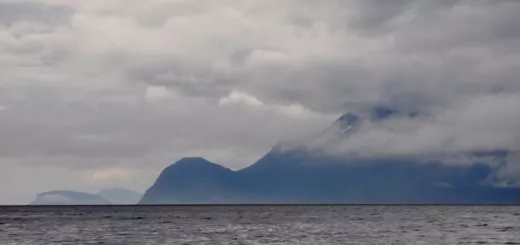 Costa de Cabo Froward, en el estrecho de Magallanes, el punto más austral de la Sudamérica continental