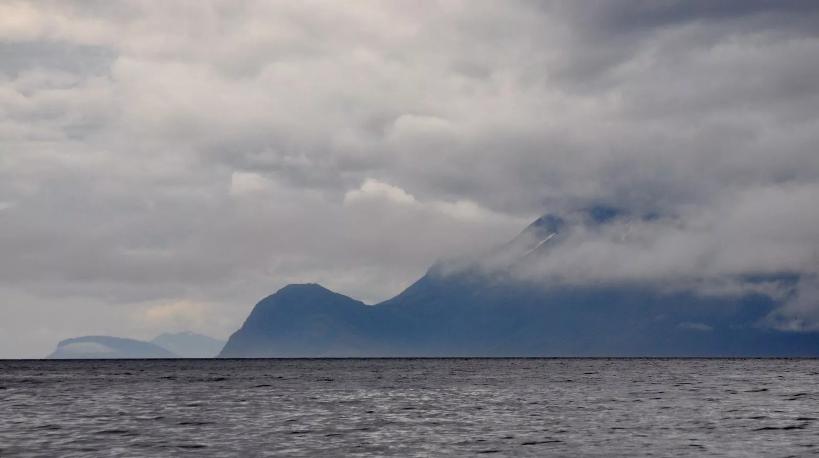 Costa de Cabo Froward, en el estrecho de Magallanes, el punto más austral de la Sudamérica continental